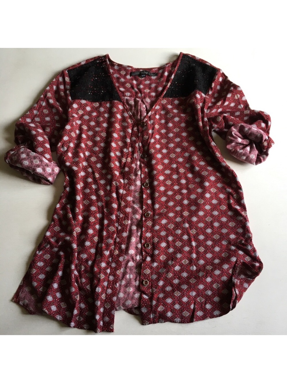 Vtg Zone Choc Black Burgundy Geometric Print with Lace Accent Top Size M (8-10)